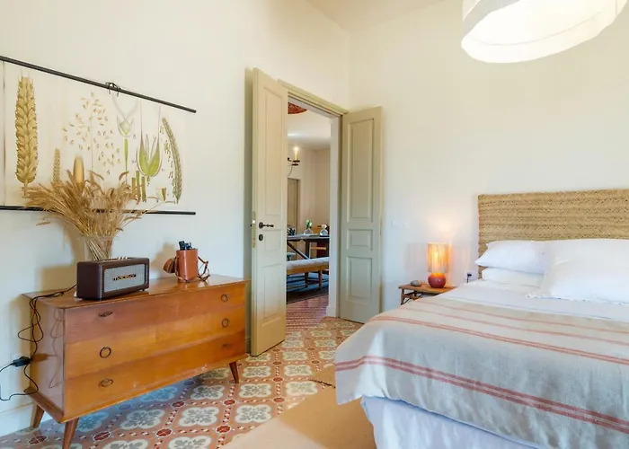 Casi House Parlava