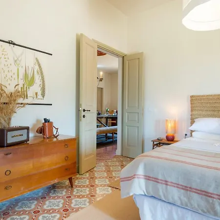 Casi House Parlava
